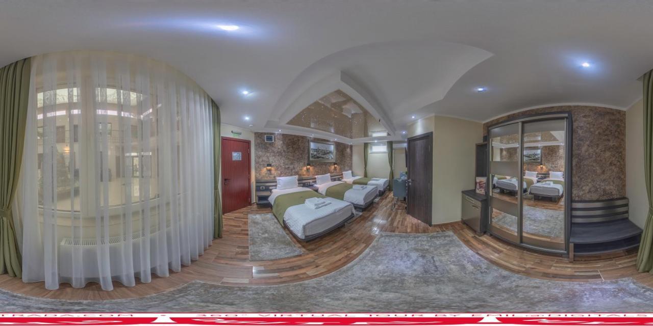 Hotel Novotheos Oradea Exterior foto