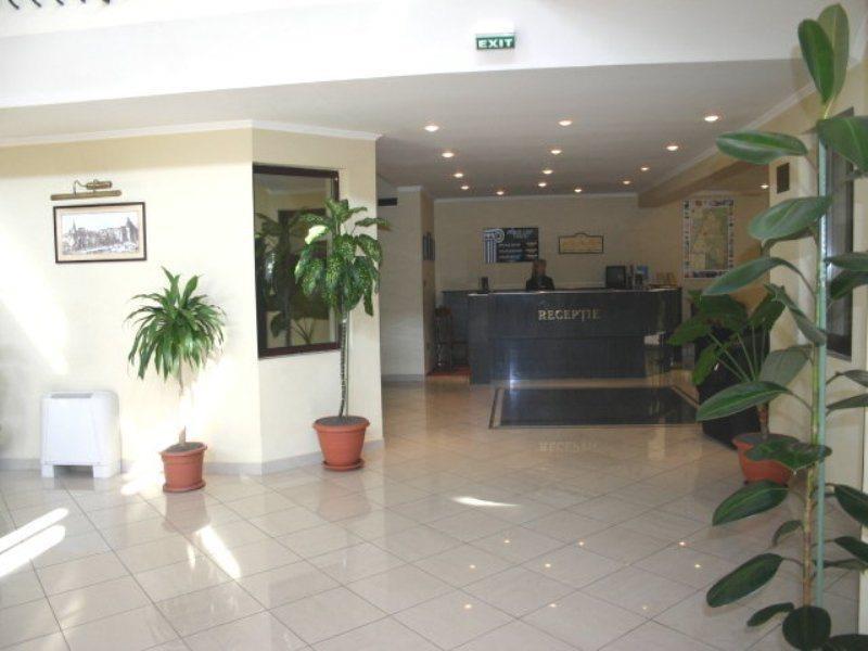 Hotel Novotheos Oradea Exterior foto